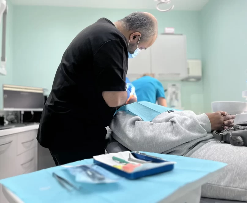 dental implants thumb1